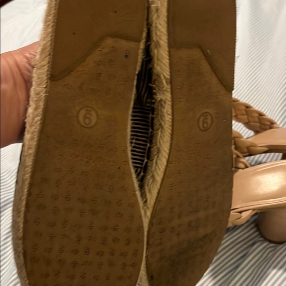 3 pairs of size 9 Women's Black and Tan shoes. You get all three! - Picture 8 of 9